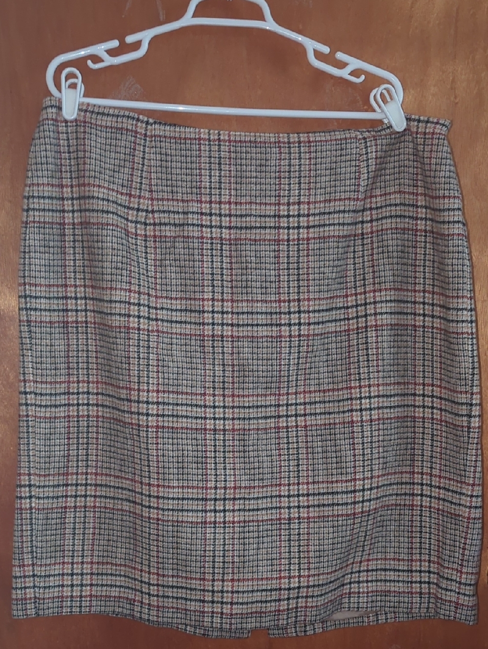 Talbots Neutral Tan Pencil Skirt with Subtle Red/Black Plaid